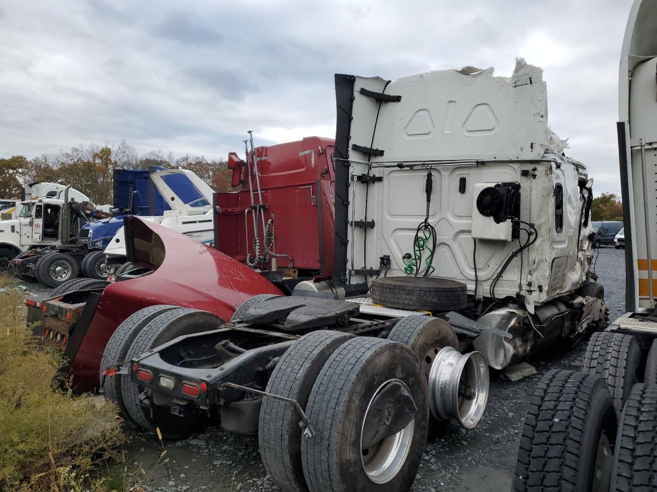 Freightliner Cascadia 1 Image 2