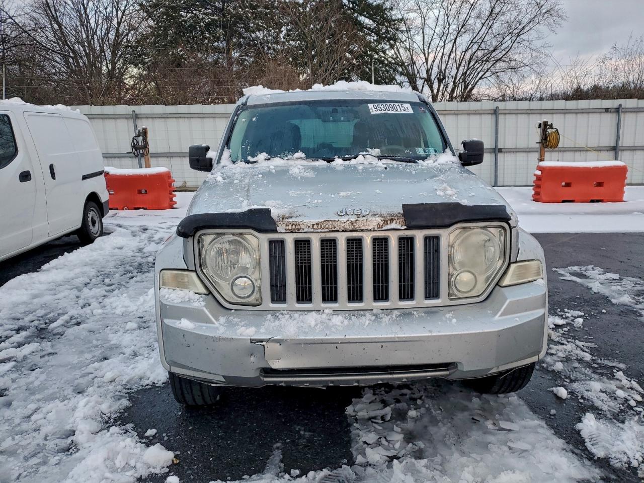 Jeep Liberty Sport Image 3