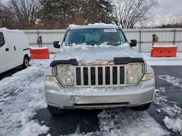 Jeep Liberty Sport Image 3