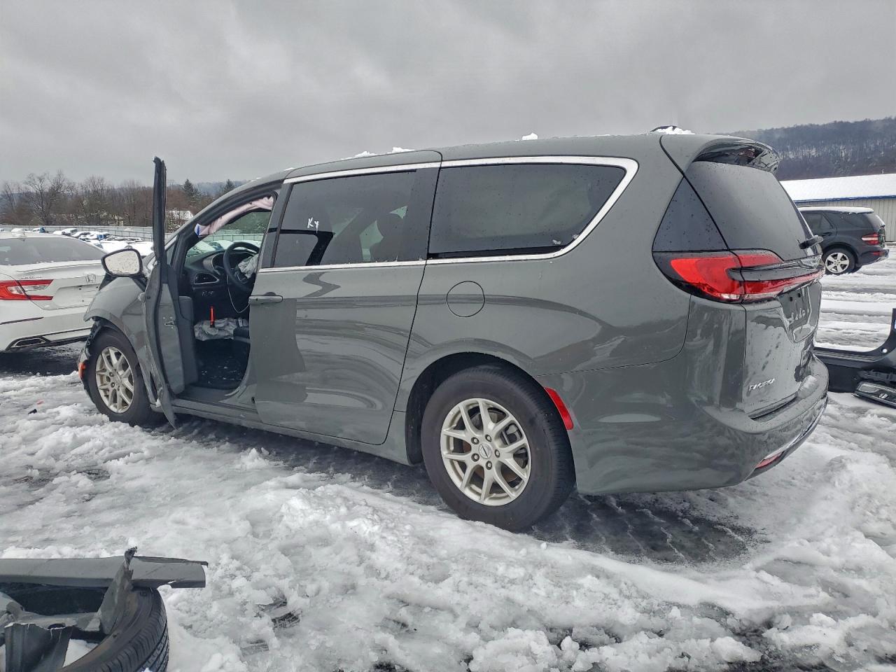 Chrysler Pacifica Select Image 9