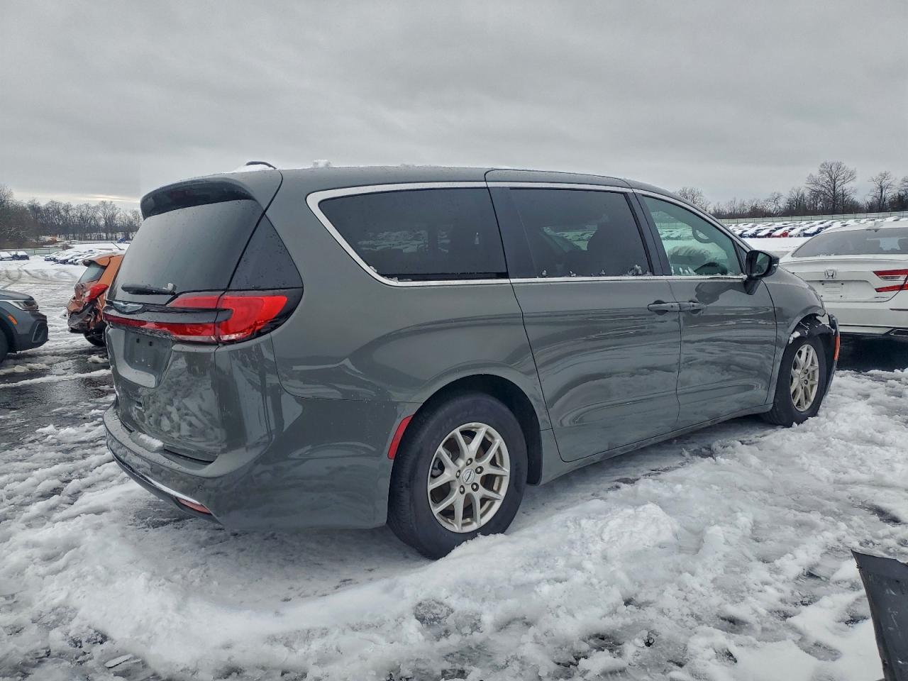 Chrysler Pacifica Select Image 10