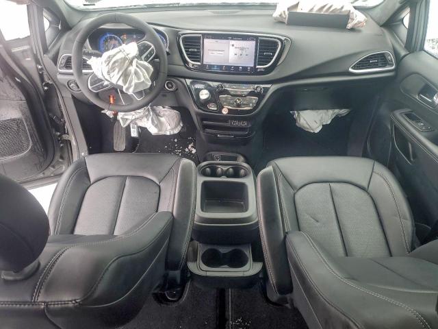 Chrysler Pacifica Select Image 2