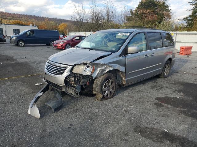  Salvage Chrysler Minivan