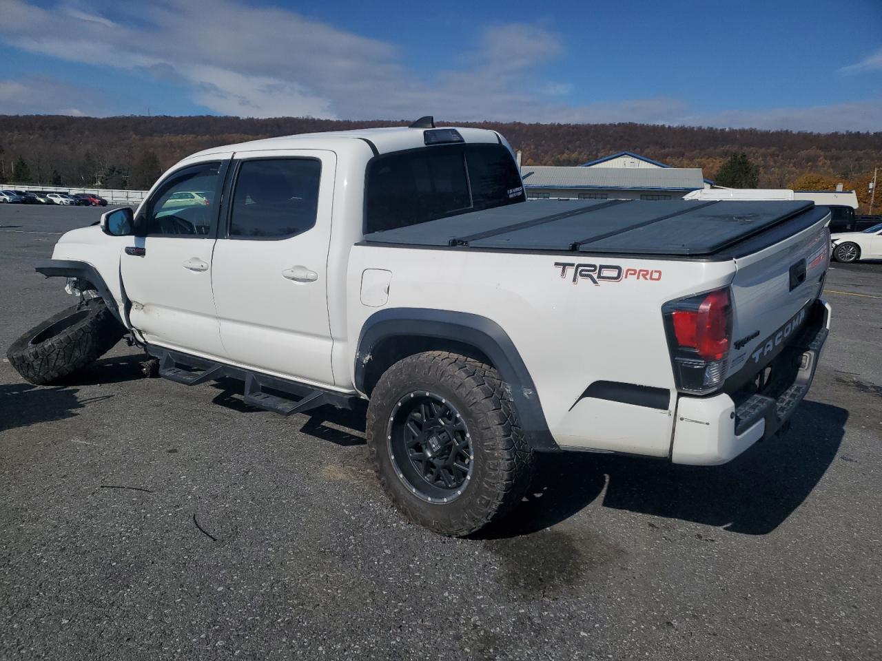 Toyota Tacoma Double Cab Image 2