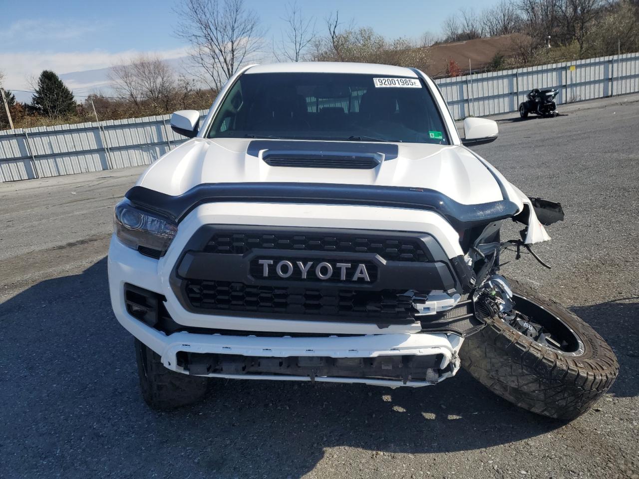 Toyota Tacoma Double Cab Image 3