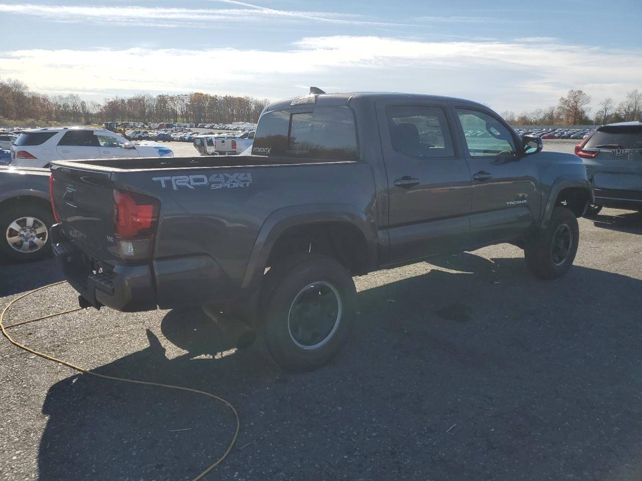 Toyota Tacoma Double Cab Image 4