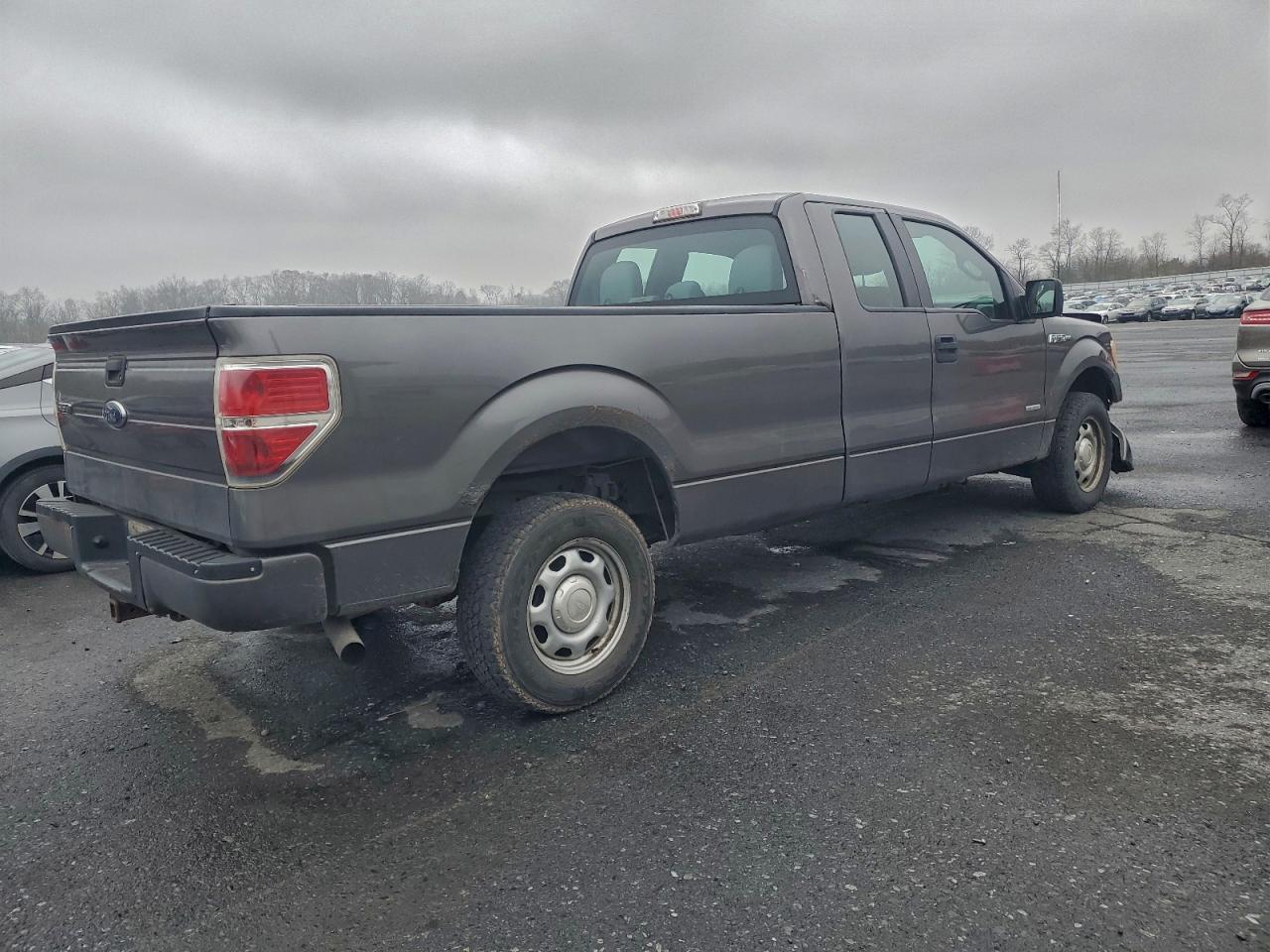 Ford F-150 Super Cab Image 12