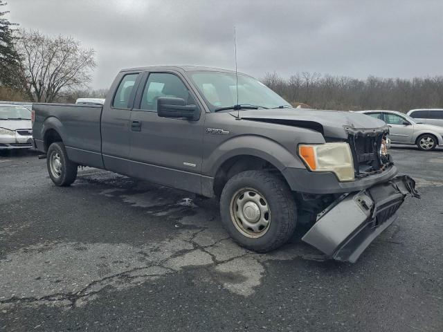 Ford F-150 Super Cab Image 9
