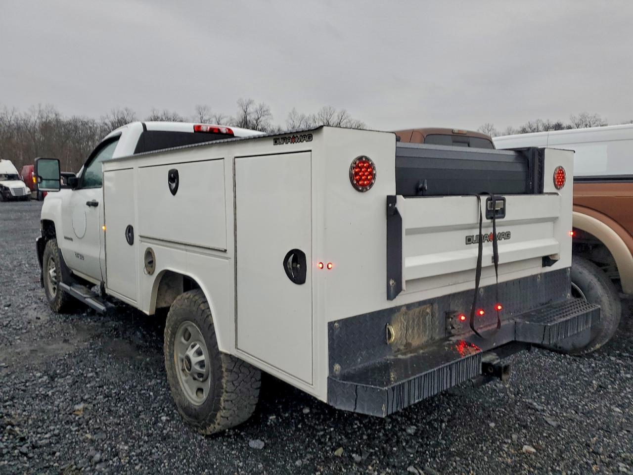 Chevrolet Silverado K2500 Heavy Duty Image 2