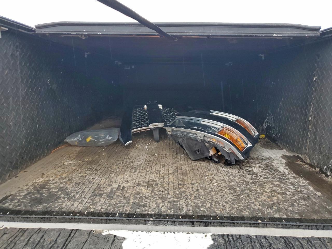 Chevrolet Silverado K2500 Heavy Duty Image 9