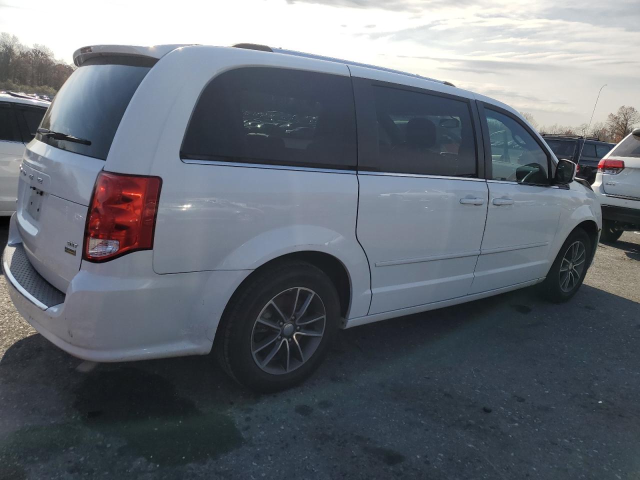 Dodge Caravan Sxt Image 10