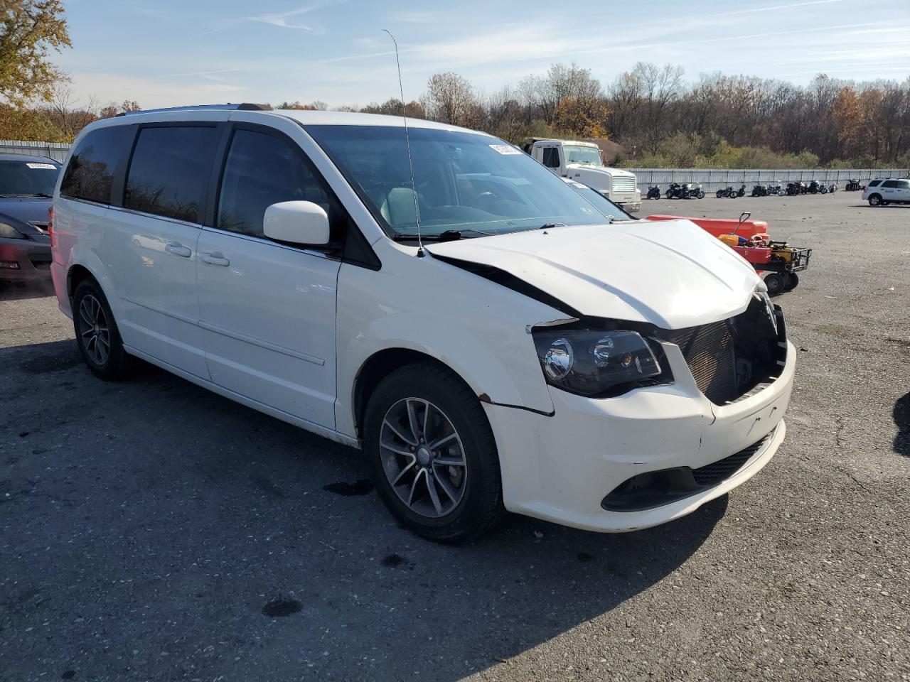 Dodge Caravan Sxt Image 2