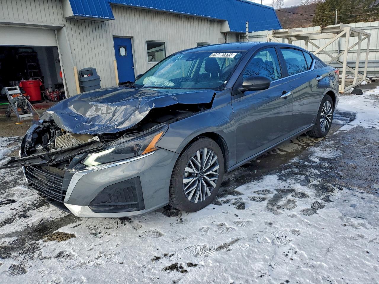 Nissan Altima Sv Image 1