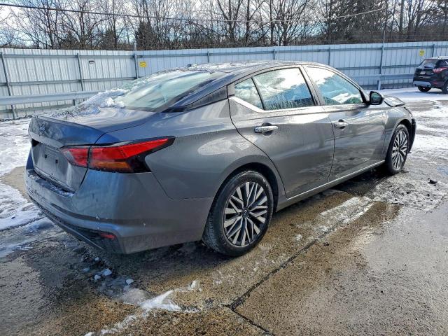 Nissan Altima Sv Image 3