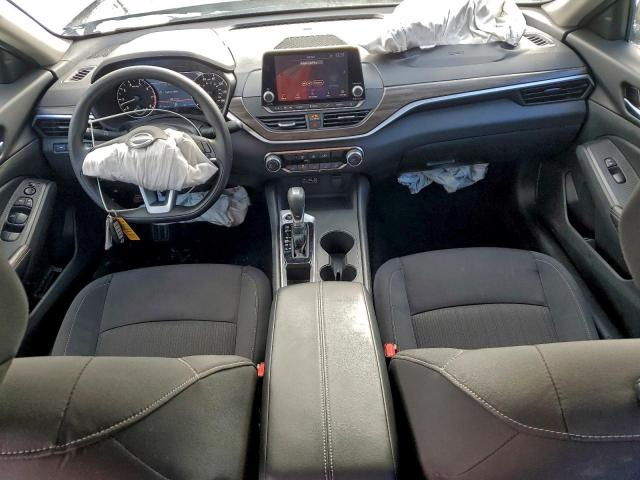 Nissan Altima Sv Image 2