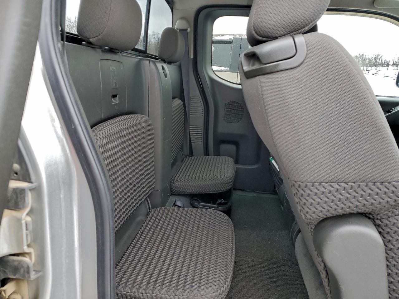 Nissan Frontier King Cab Le Image 5