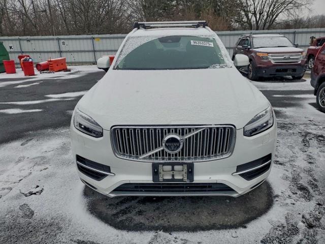 Volvo XC90 T8 Image 12