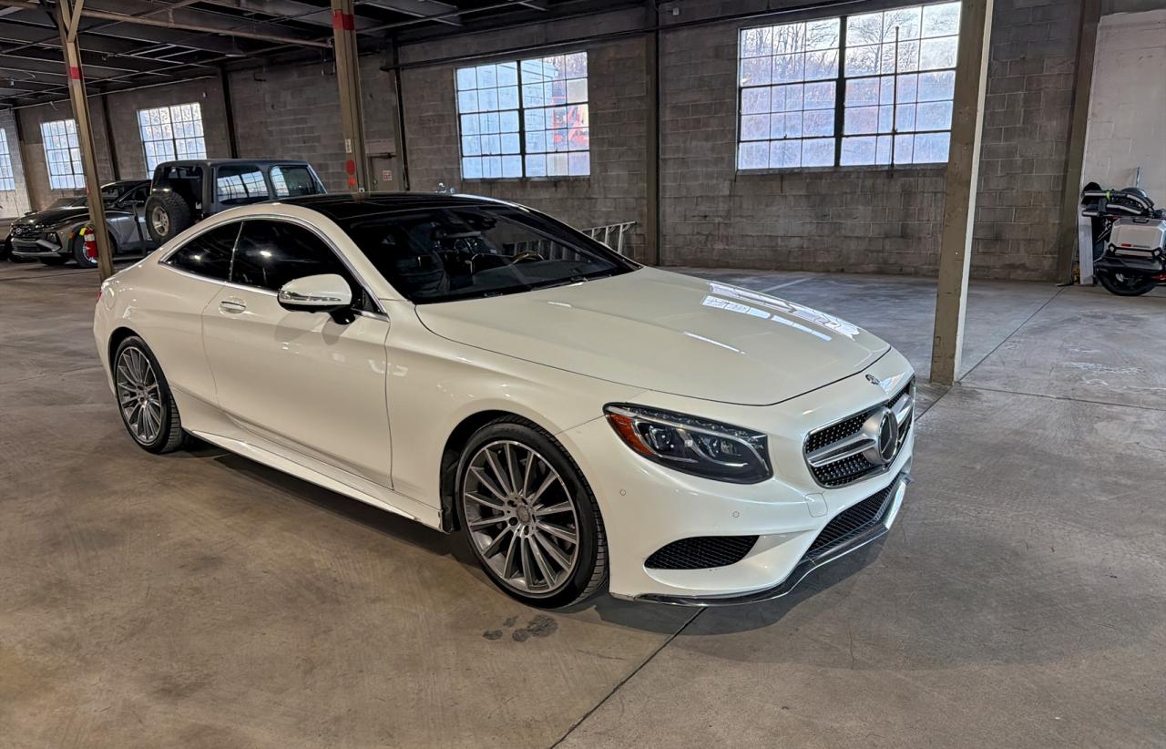 Mercedes-Benz S-Class 550 Image 1