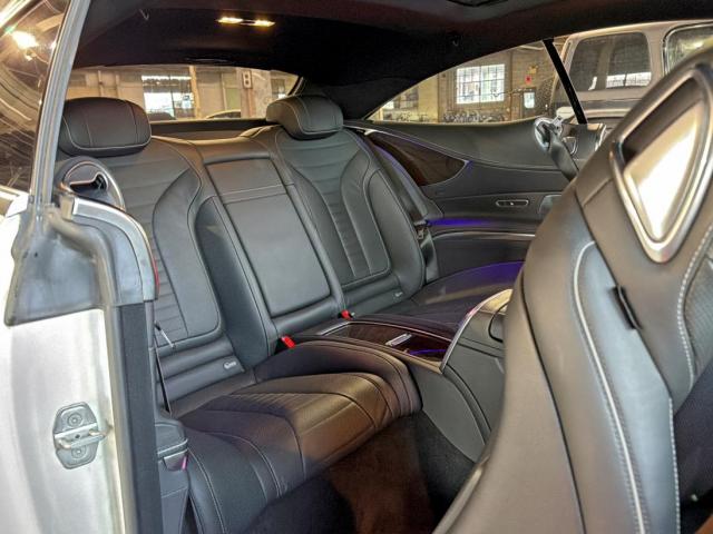 Mercedes-Benz S-Class 550 Image 7