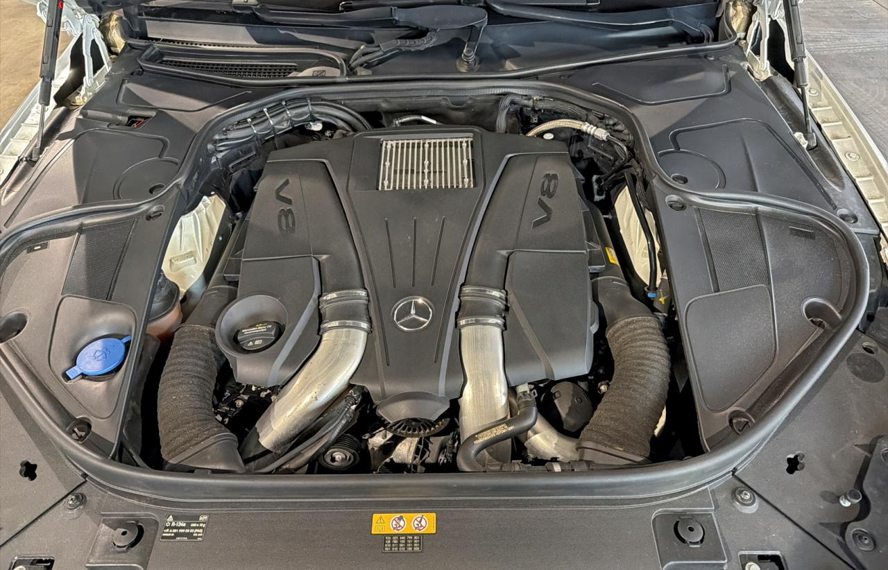 Mercedes-Benz S-Class 550 Image 8