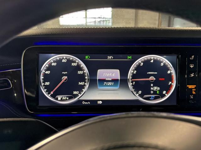 Mercedes-Benz S-Class 550 Image 9