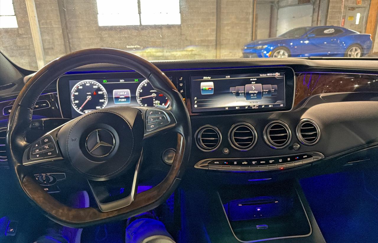 Mercedes-Benz S-Class 550 Image 6