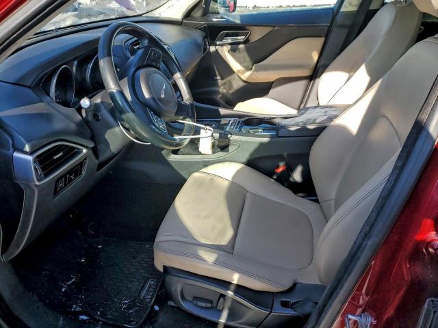 Jaguar F-PACE Premium Image 11