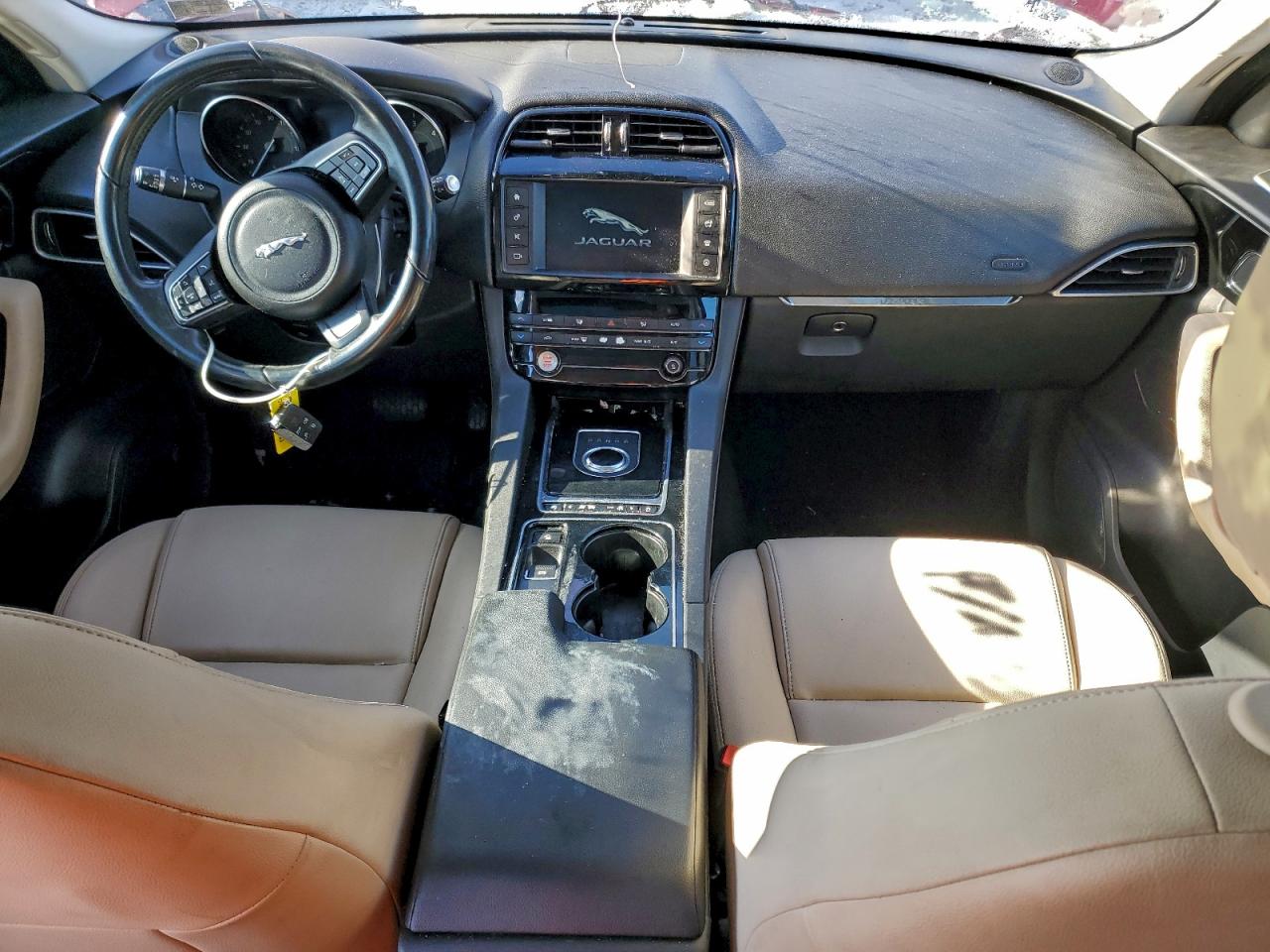 Jaguar F-PACE Premium Image 5