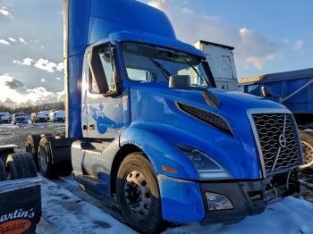  Salvage Volvo Vn
