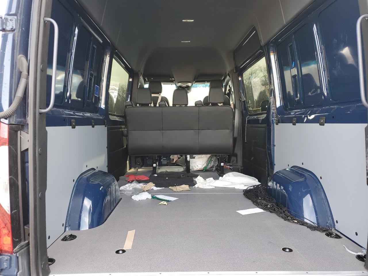 Mercedes-Benz Sprinter 2500 Image 10