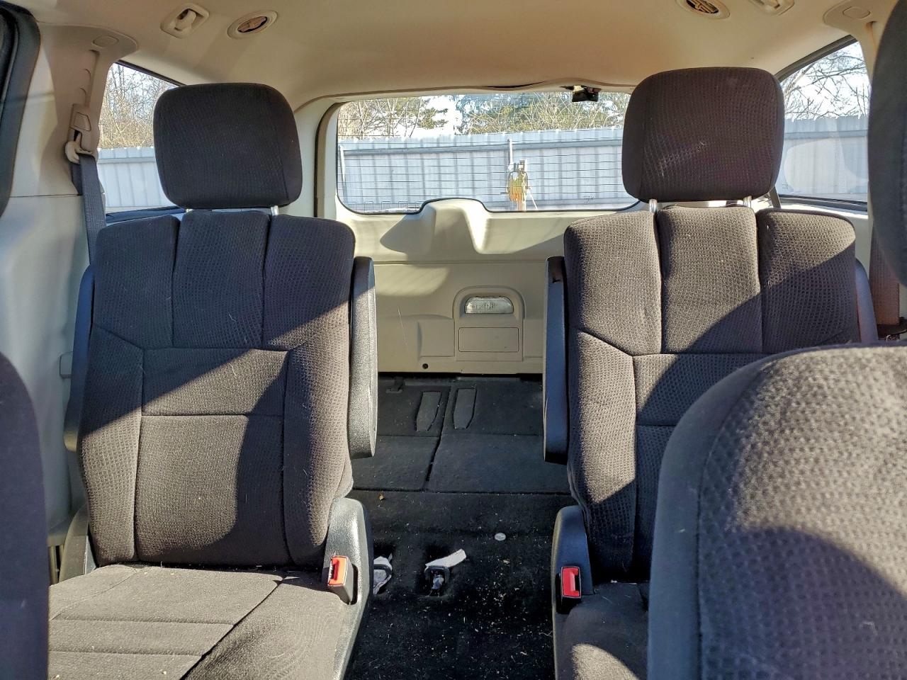 Dodge Caravan Sxt Image 3