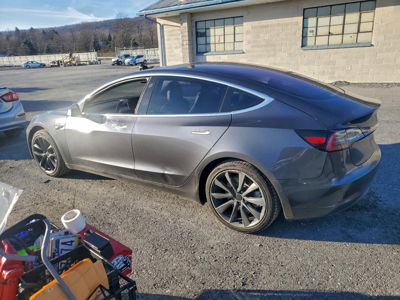 Tesla Model 3 Image 8