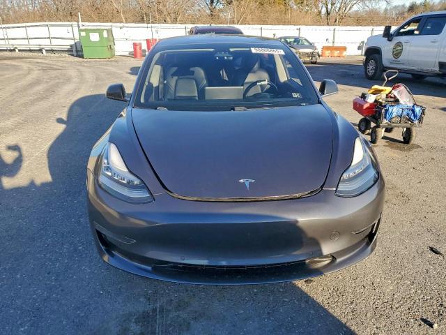 Tesla Model 3 Image 12