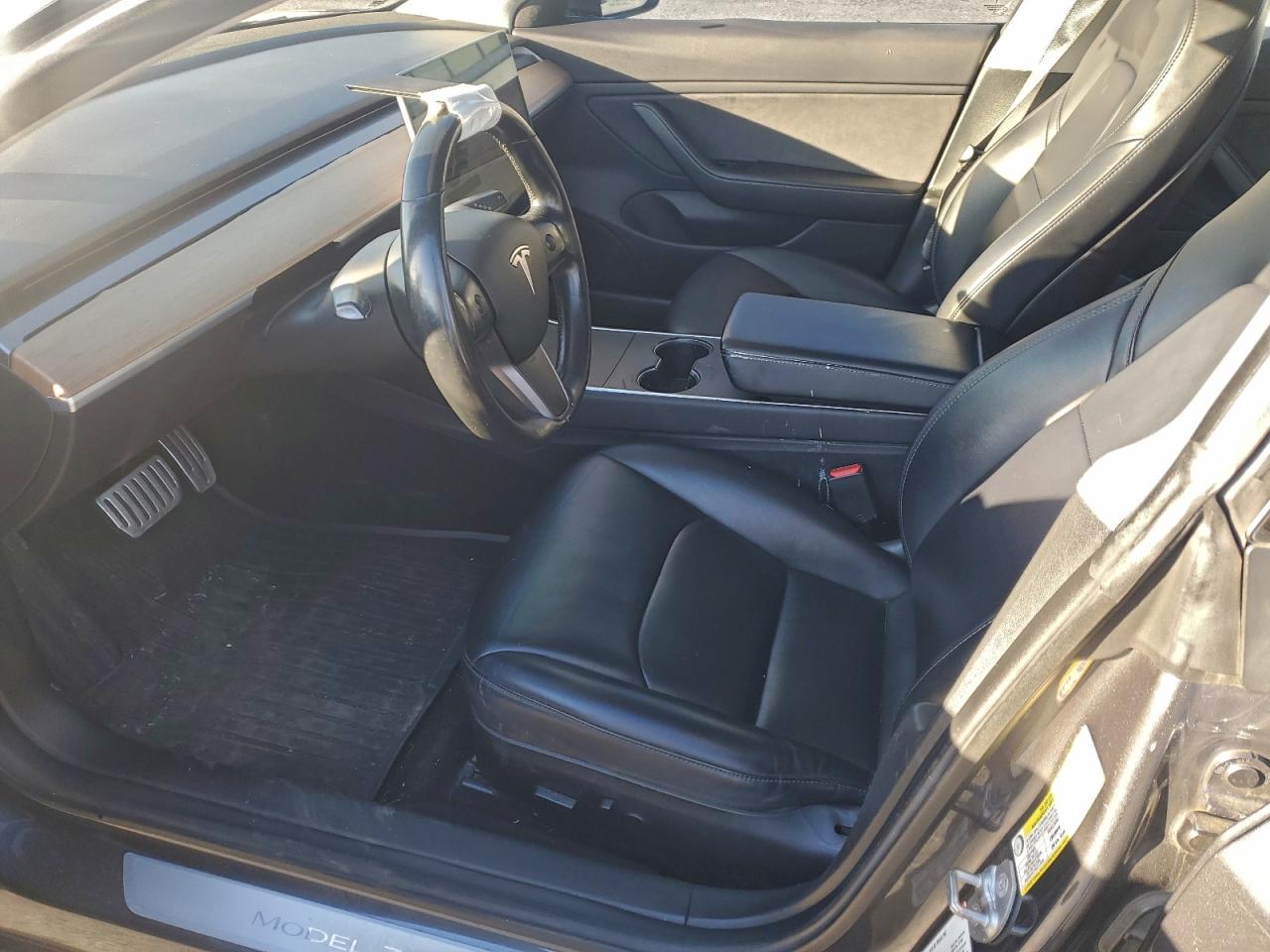 Tesla Model 3 Image 11