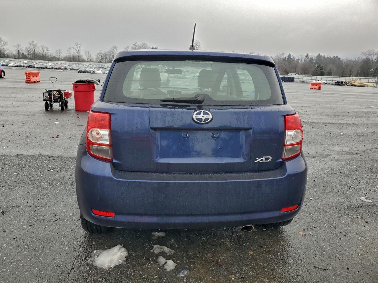 Toyota Scion Image 9