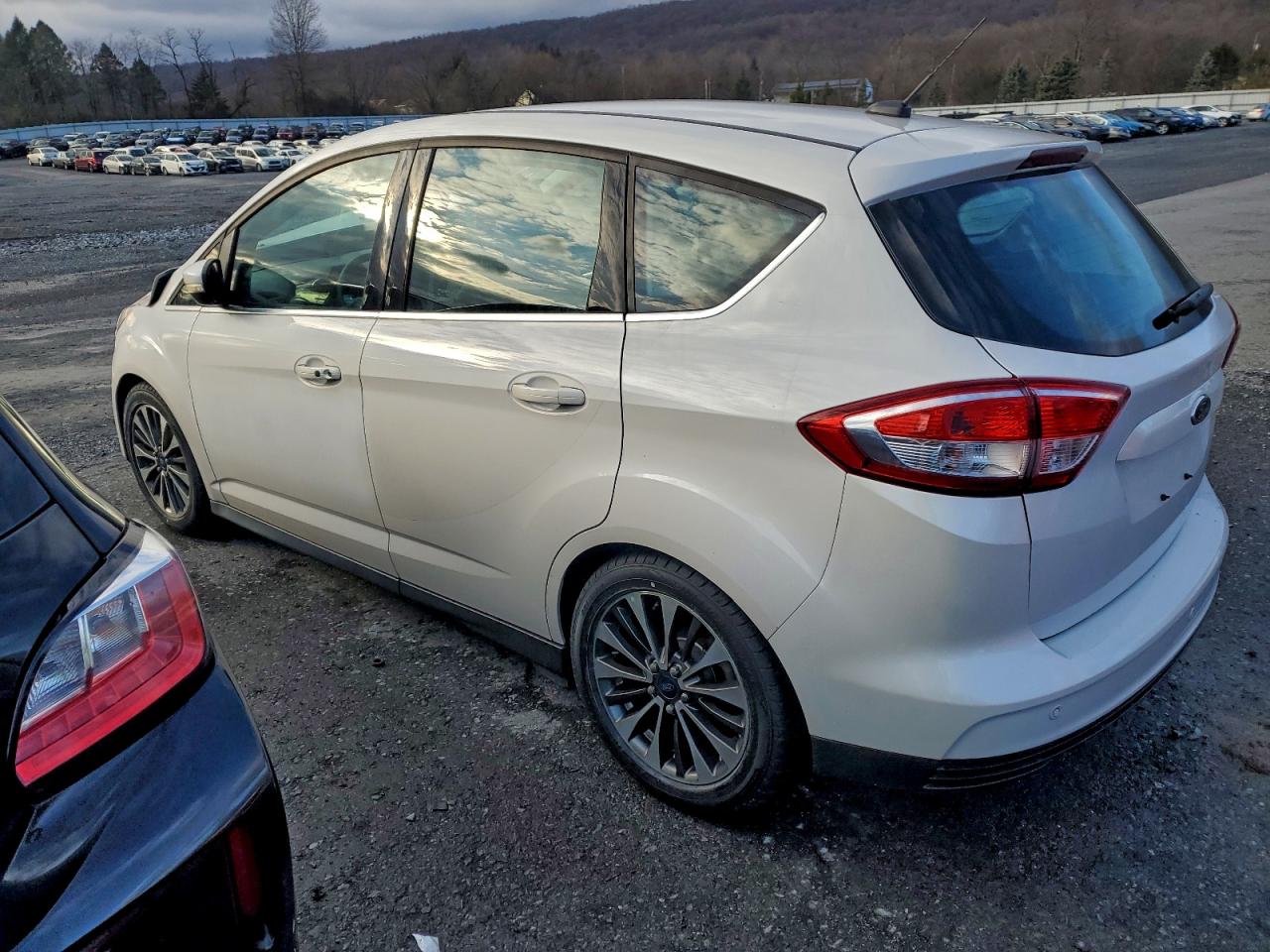 Ford Cmax Titanium Image 3