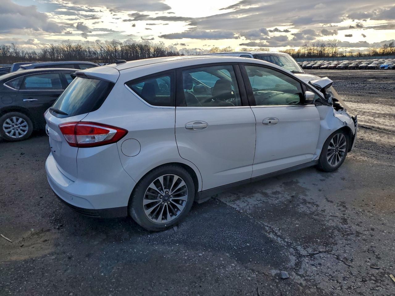 Ford Cmax Titanium Image 2