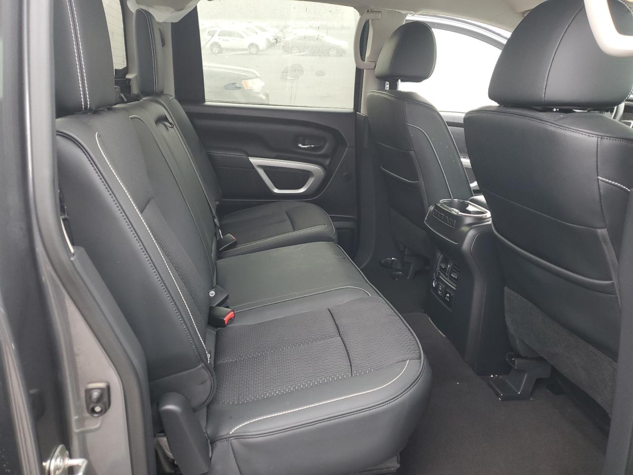 Nissan Titan Sv Image 9