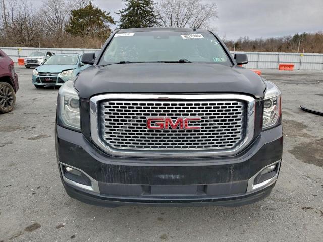 GMC Yukon Denali Image 3
