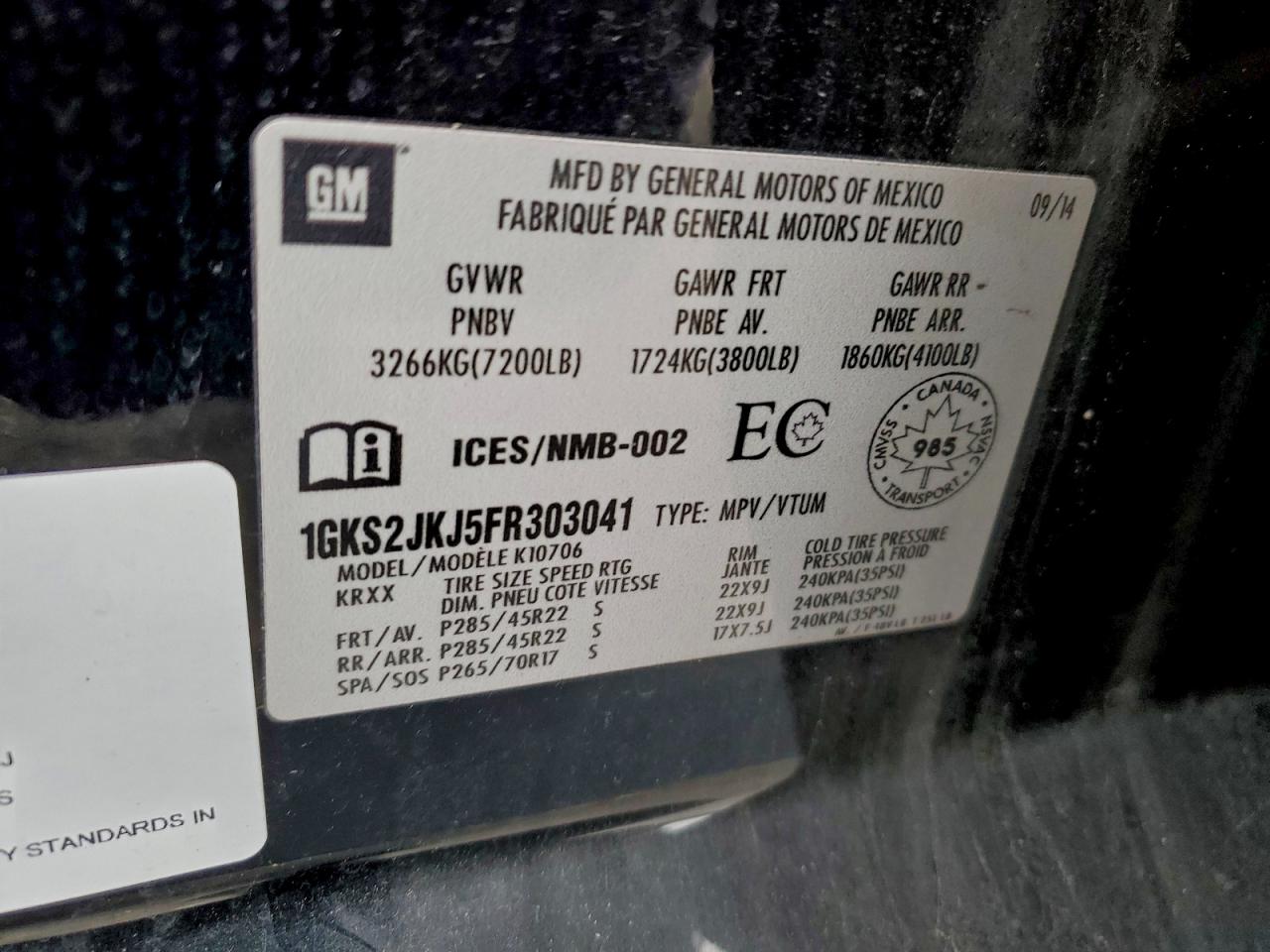 GMC Yukon Denali Image 11