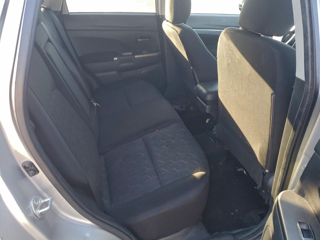 Mitsubishi Outlander Se Image 2