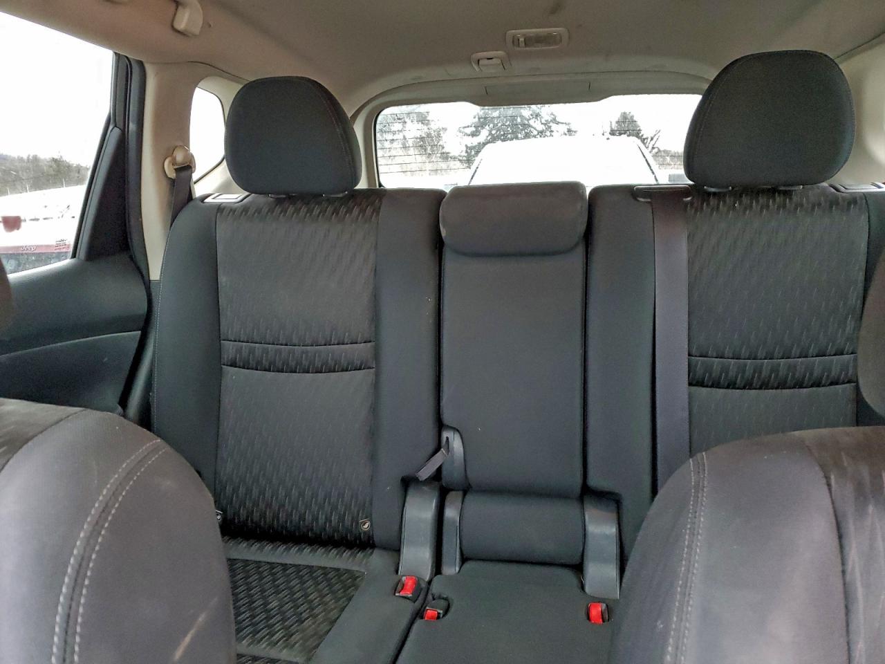 Nissan Rogue S Image 5