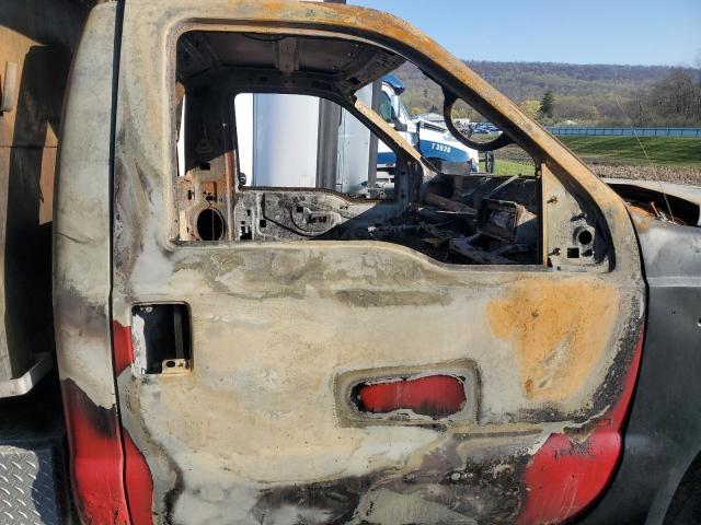 Ford F-550 Super Duty Image 8