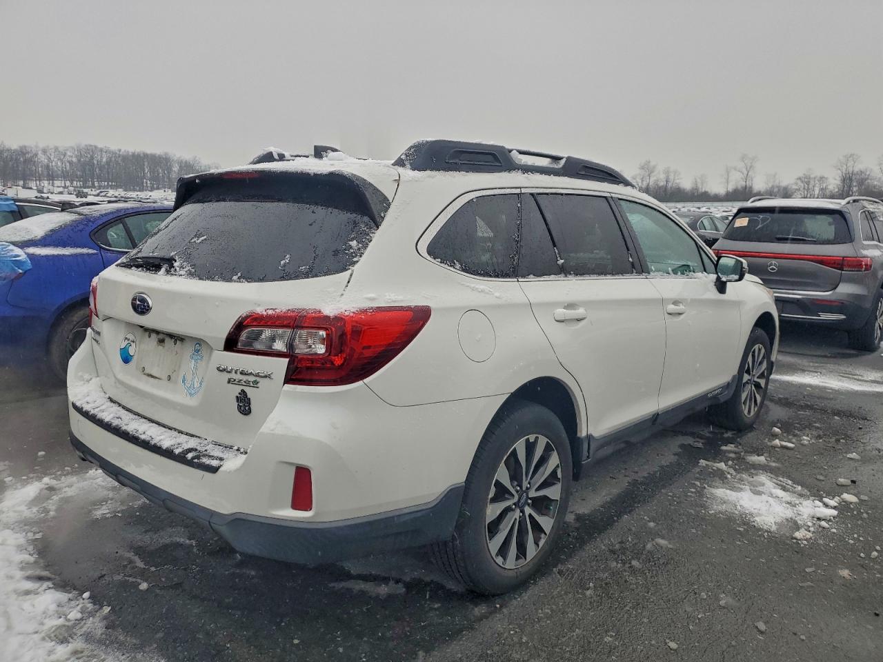 Subaru Outback 2.5i Limited Image 3