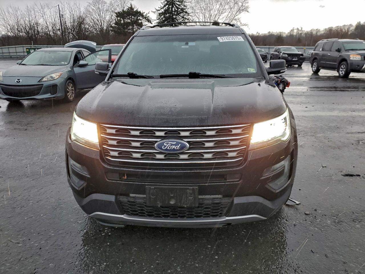 Ford Explorer Xlt Image 9