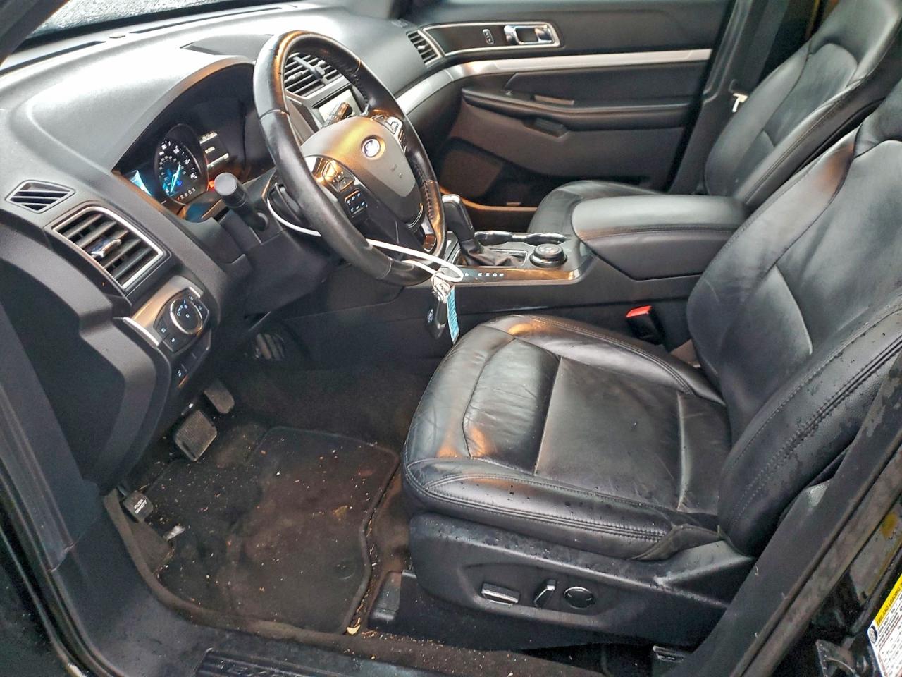 Ford Explorer Xlt Image 6