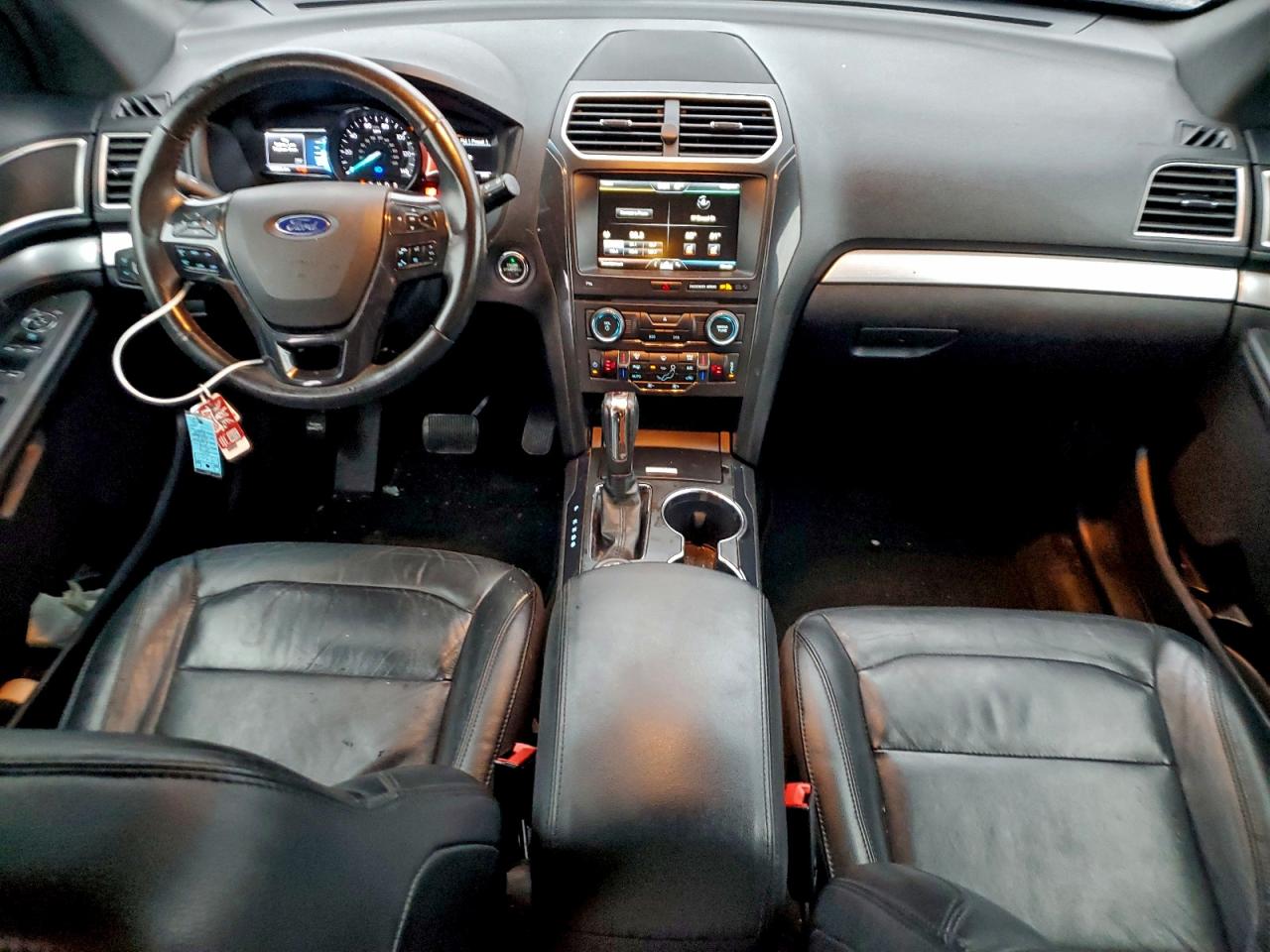 Ford Explorer Xlt Image 10