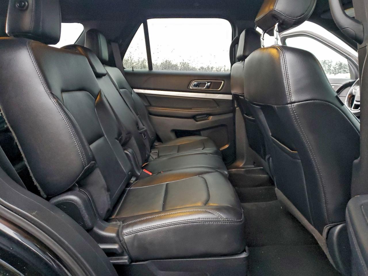 Ford Explorer Xlt Image 7