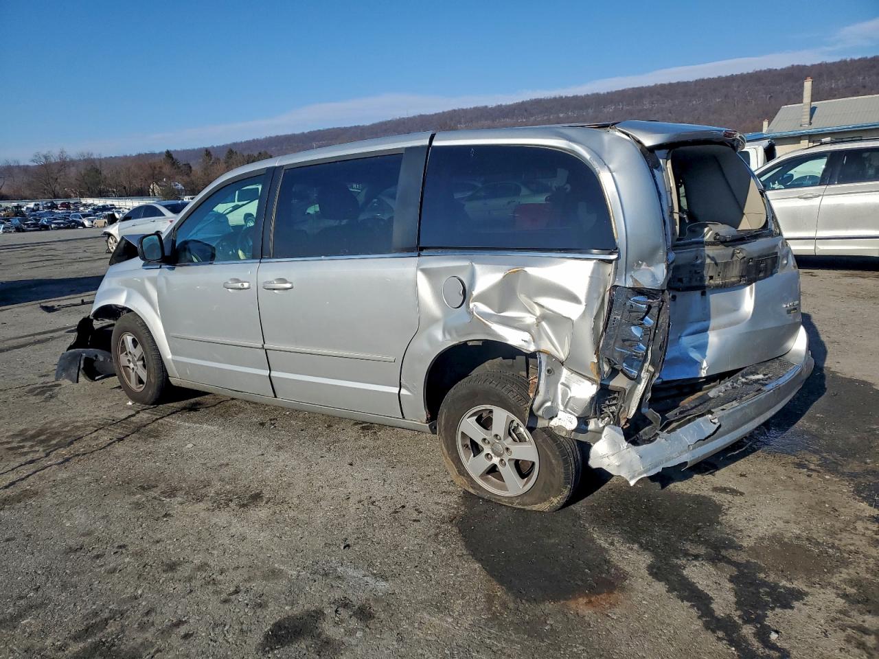 Dodge Caravan Crew Image 4