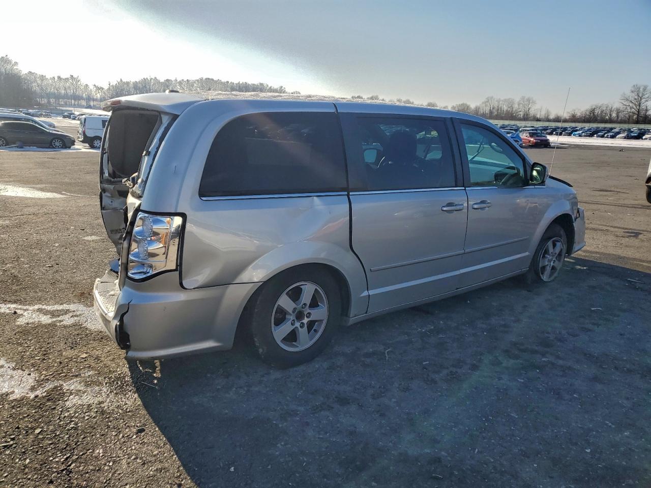 Dodge Caravan Crew Image 3
